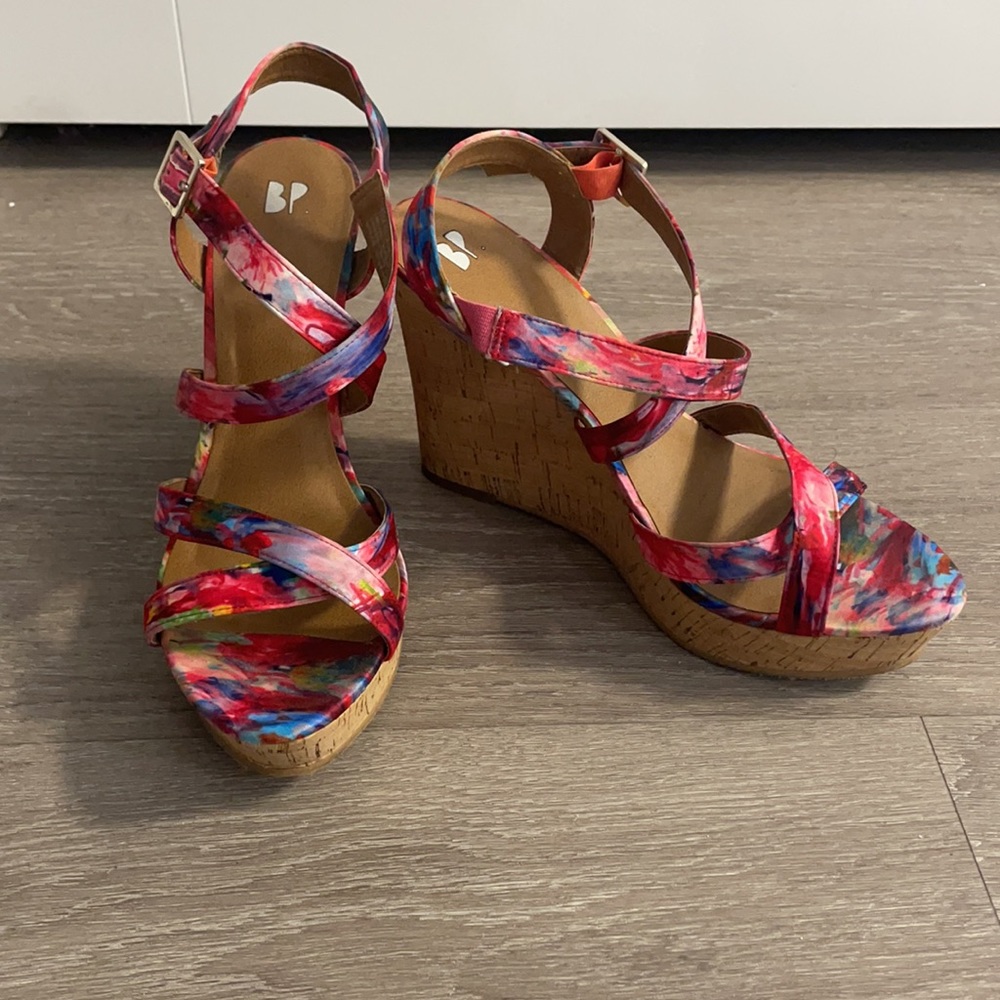 BP Multicolored Wedges